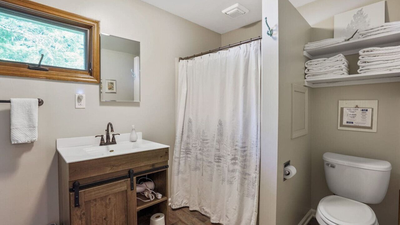 Photo of Bathroom in Sugar Grove