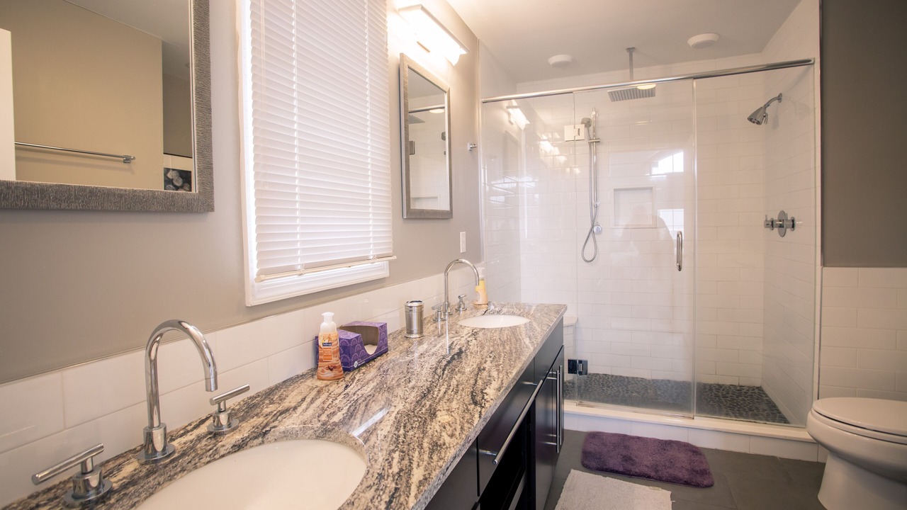 Photo of Bathroom in Loveladies