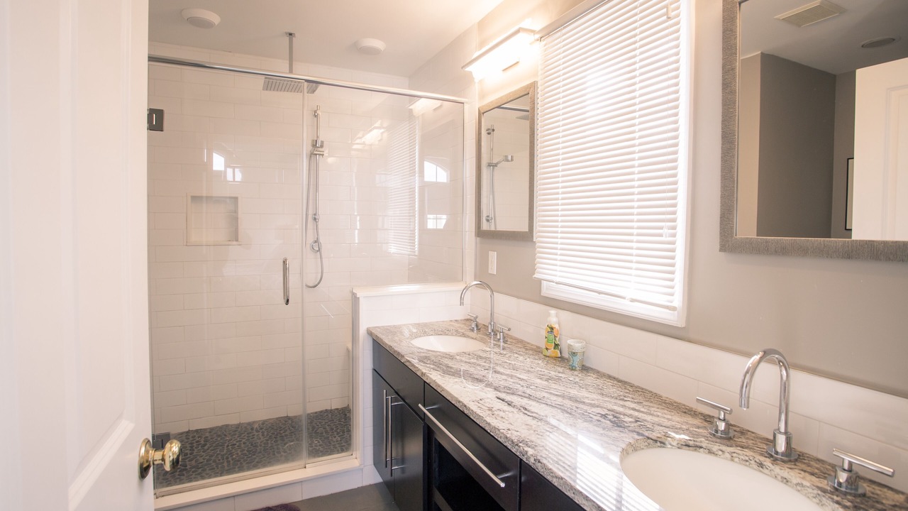 Photo of Bathroom in Loveladies