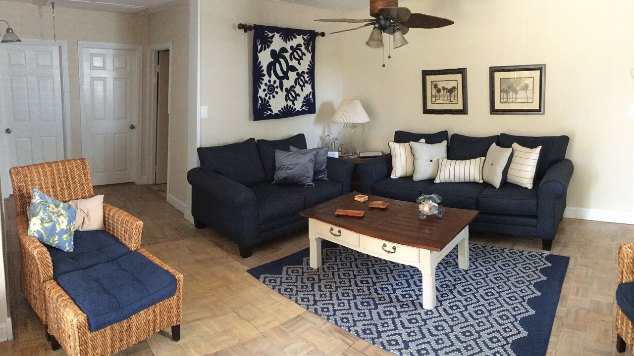 Photo of Livingroom in Cape Saint Claire