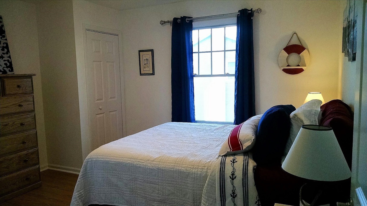 Photo of Bedroom in Seaside Heights