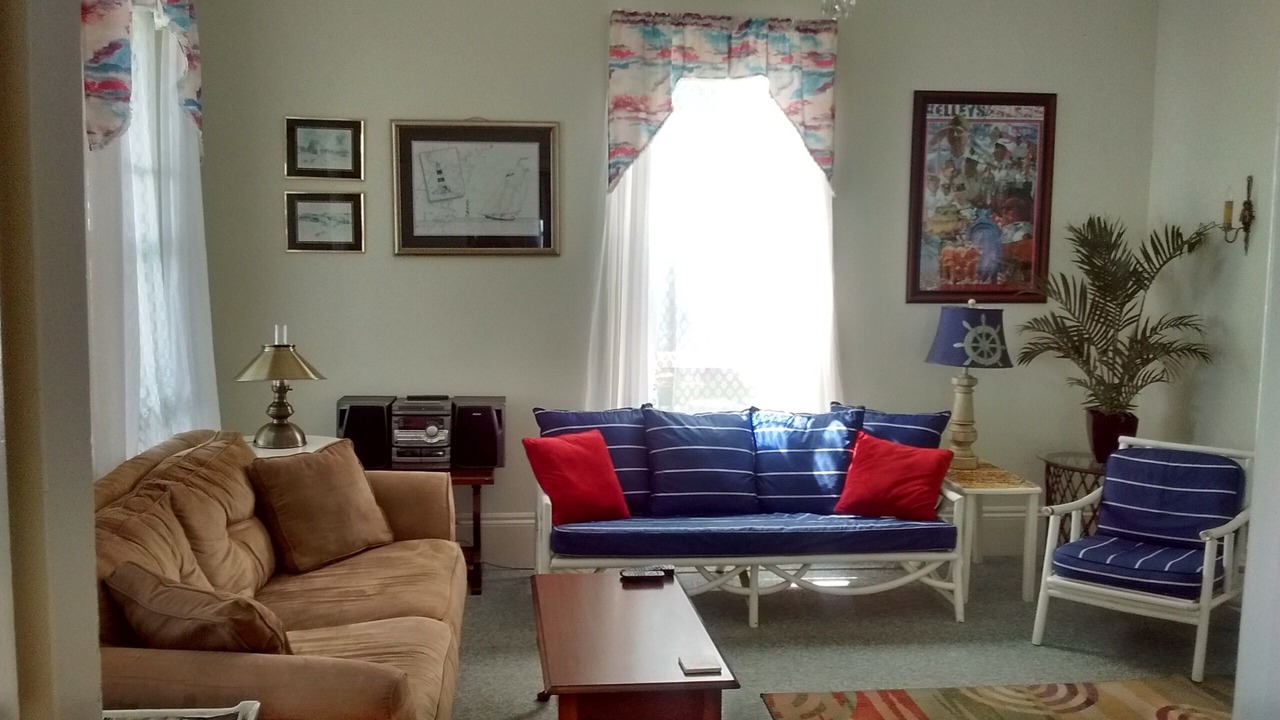 Photo of Livingroom in Kelleys Island