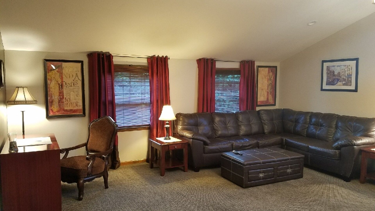 Photo of Livingroom in Moon Township