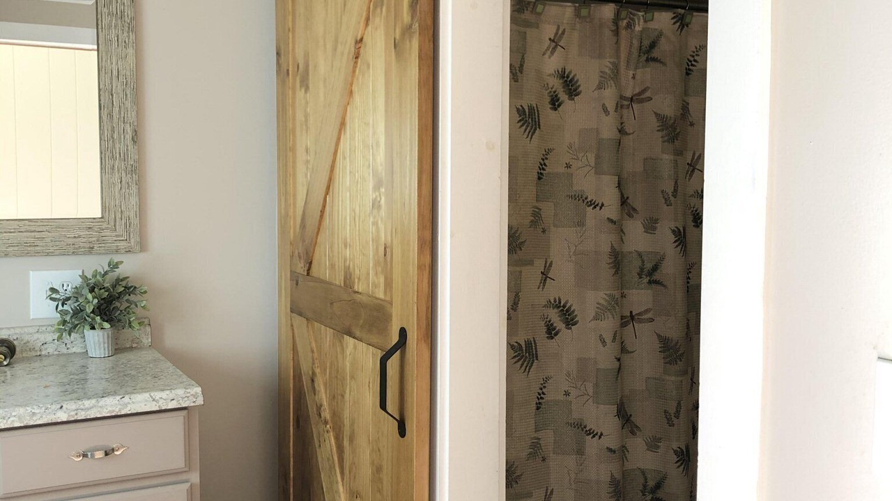 Photo of Bathroom in Luray
