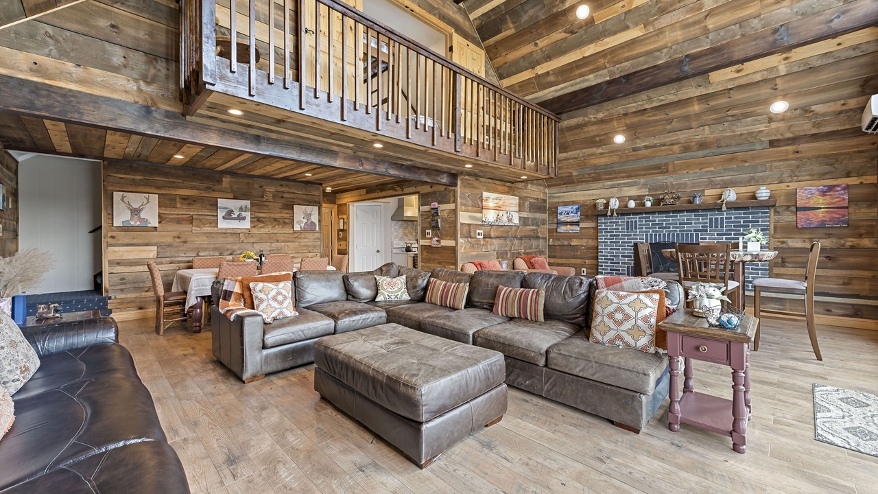 Photo of Livingroom in Jim Thorpe