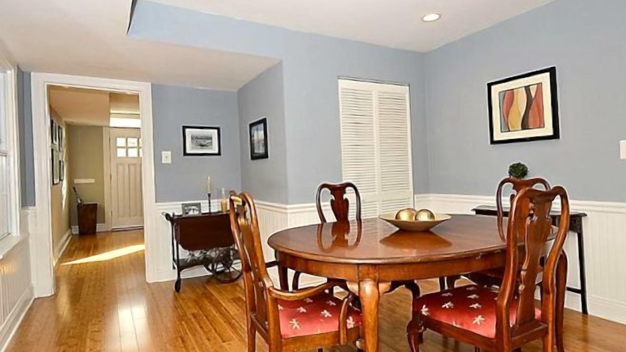Photo of Livingroom in Historic District