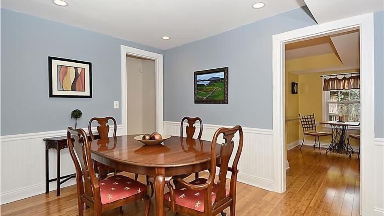 Photo of Livingroom in Historic District
