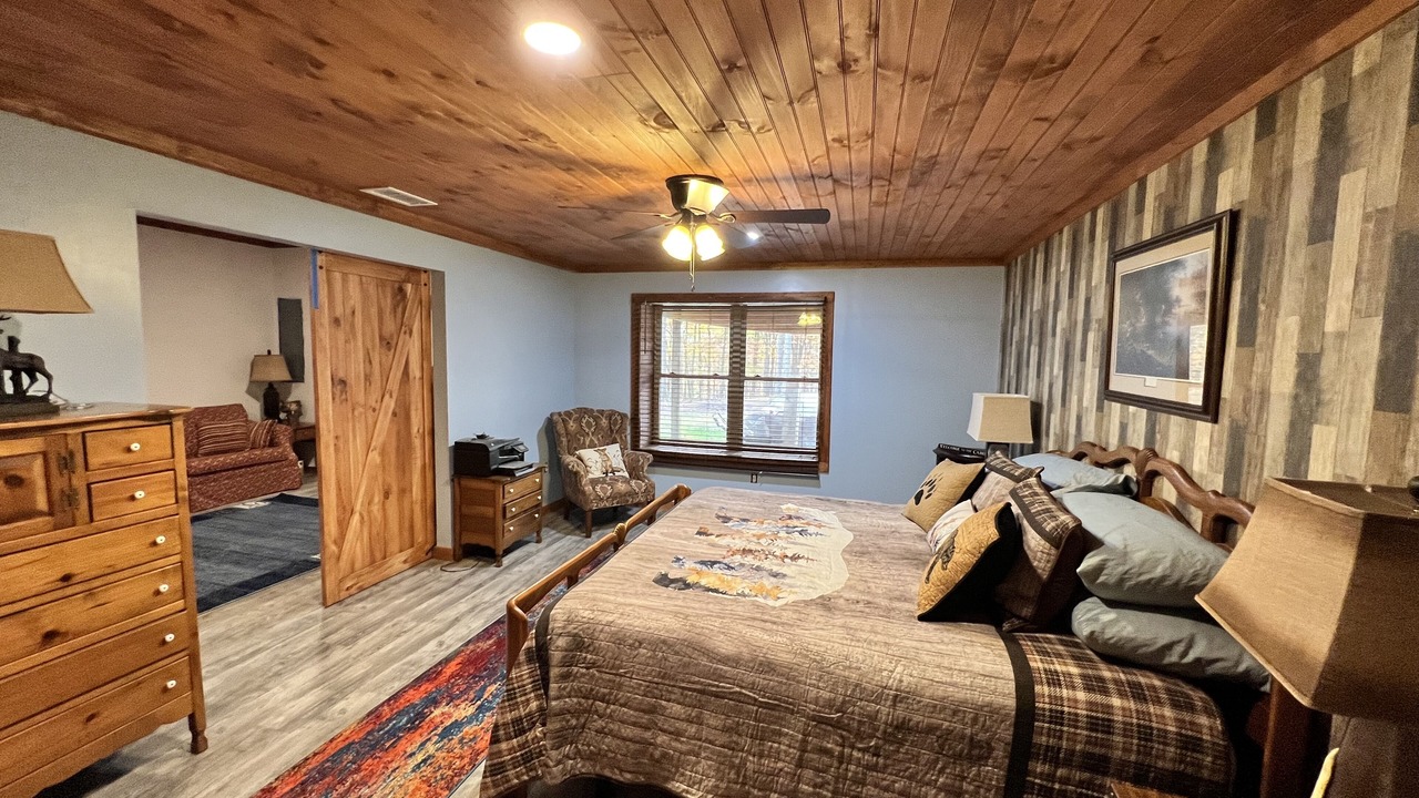 Photo of Bedroom in South Fork