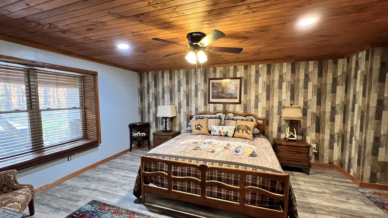 Photo of Bedroom in South Fork