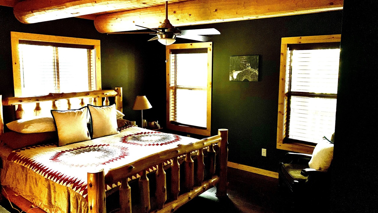 Photo of Bedroom in South Fork