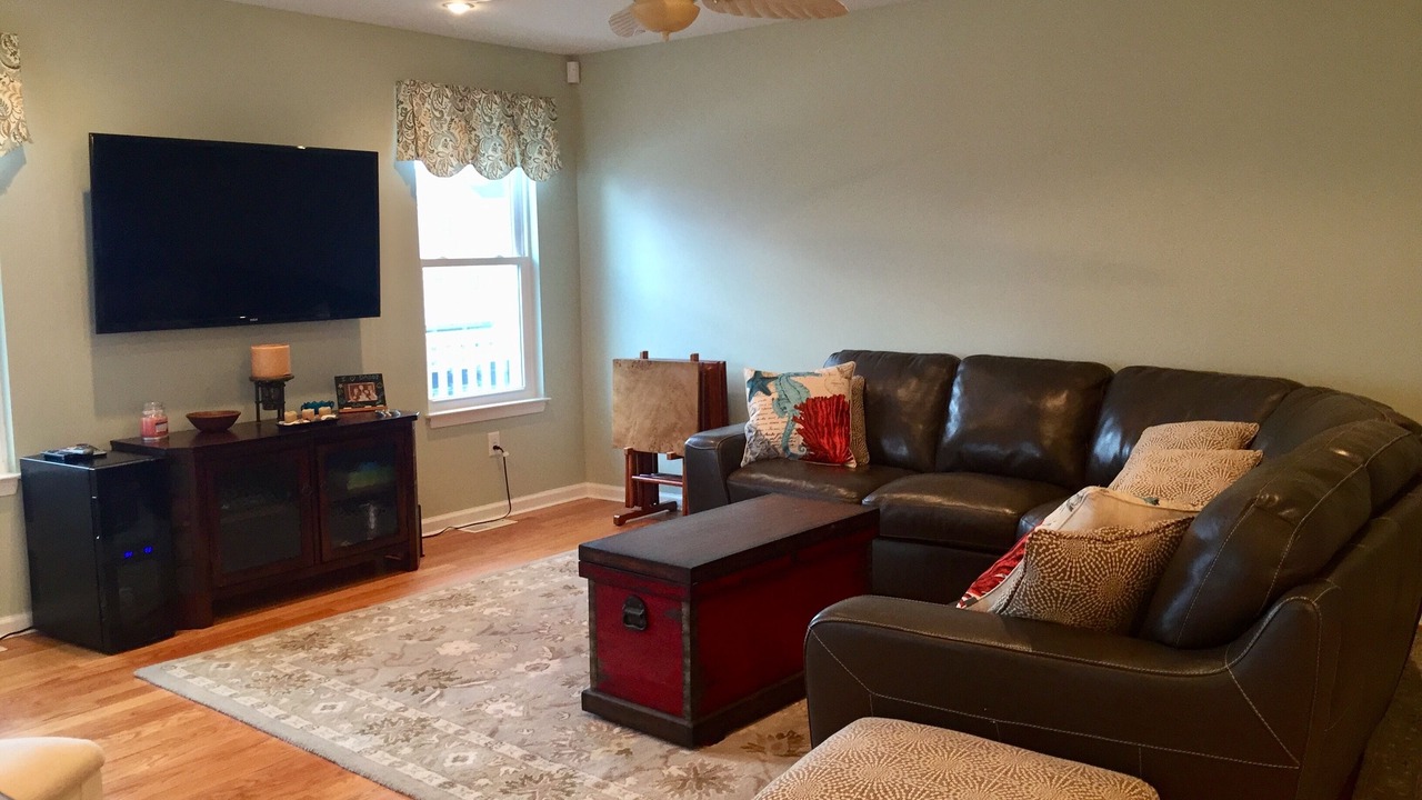 Photo of Livingroom in Beach Haven West