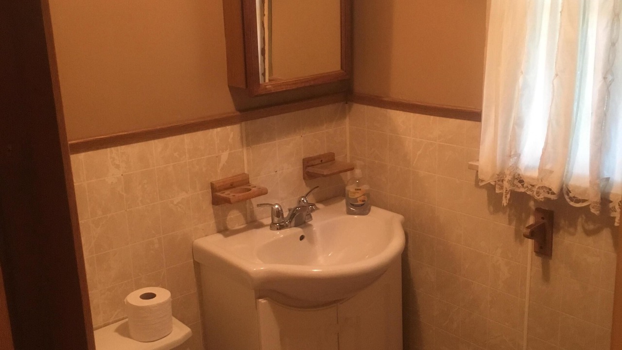 Photo of Bathroom in Oak Harbor