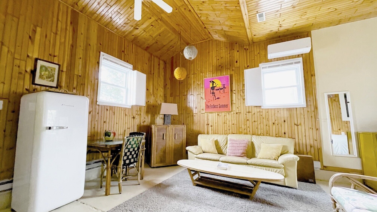 Photo of Livingroom in A-Zone