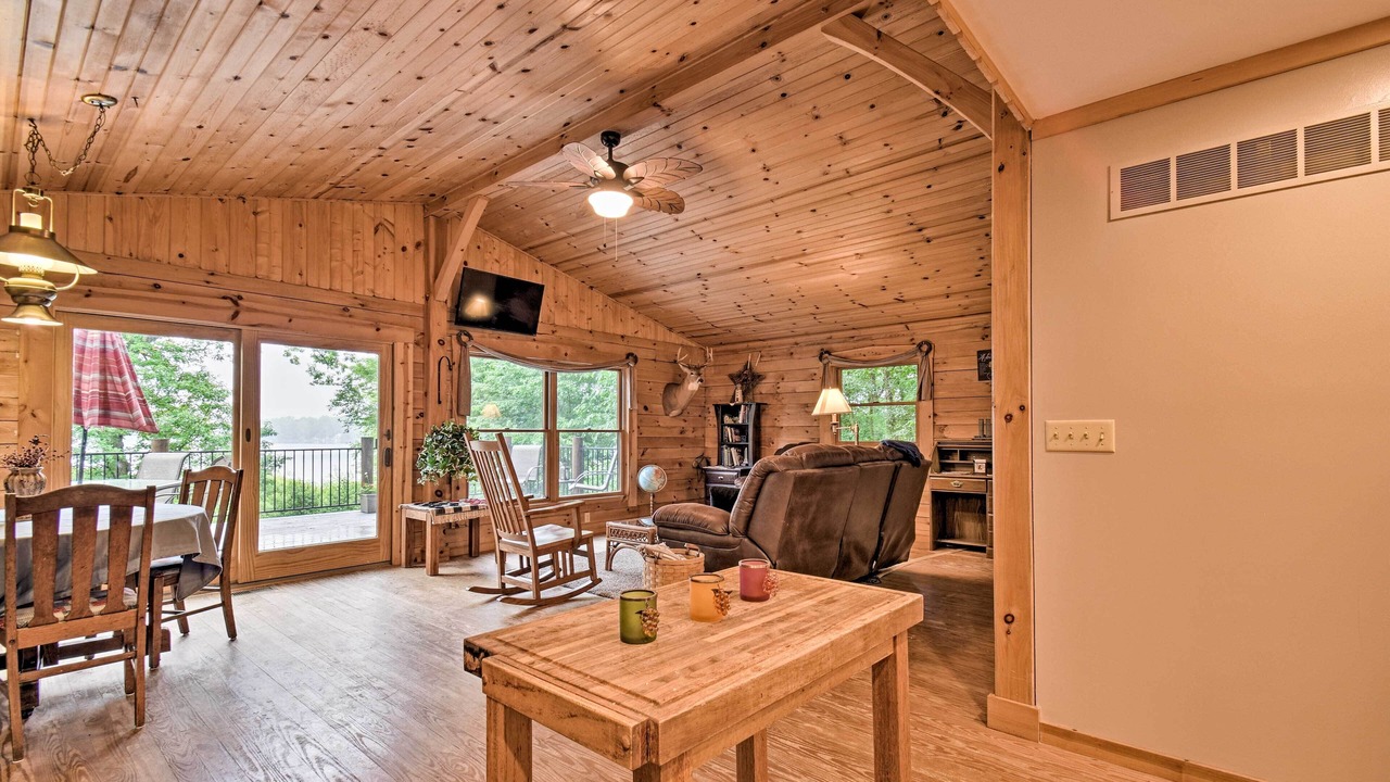 Photo of Livingroom in Shipshewana
