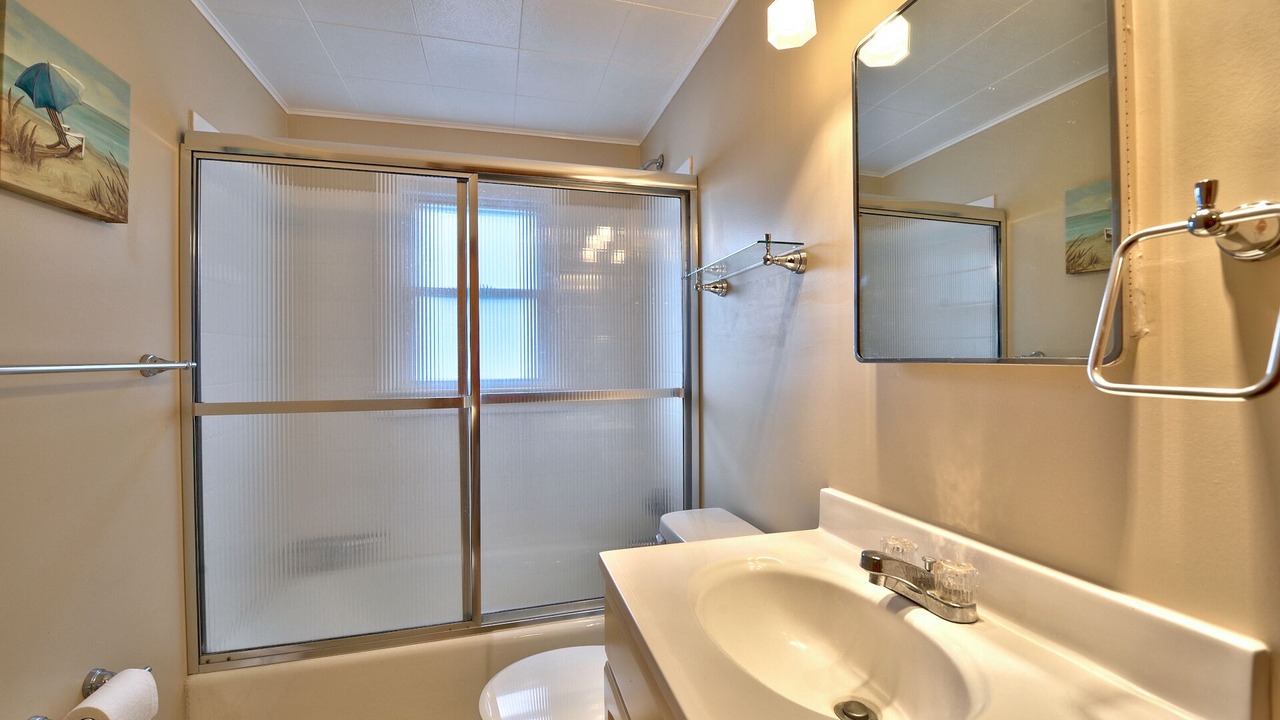 Photo of Bathroom in Beach Haven Gardens