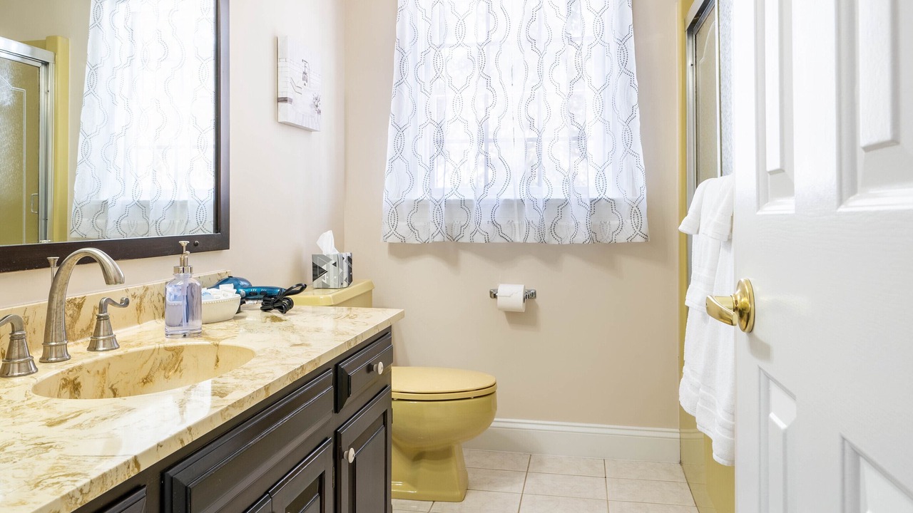 Photo of Bathroom in Bird In Hand