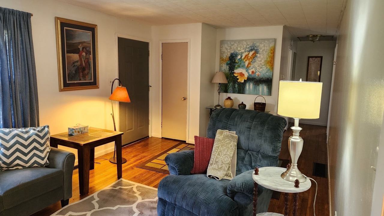 Photo of Livingroom in Sharonville