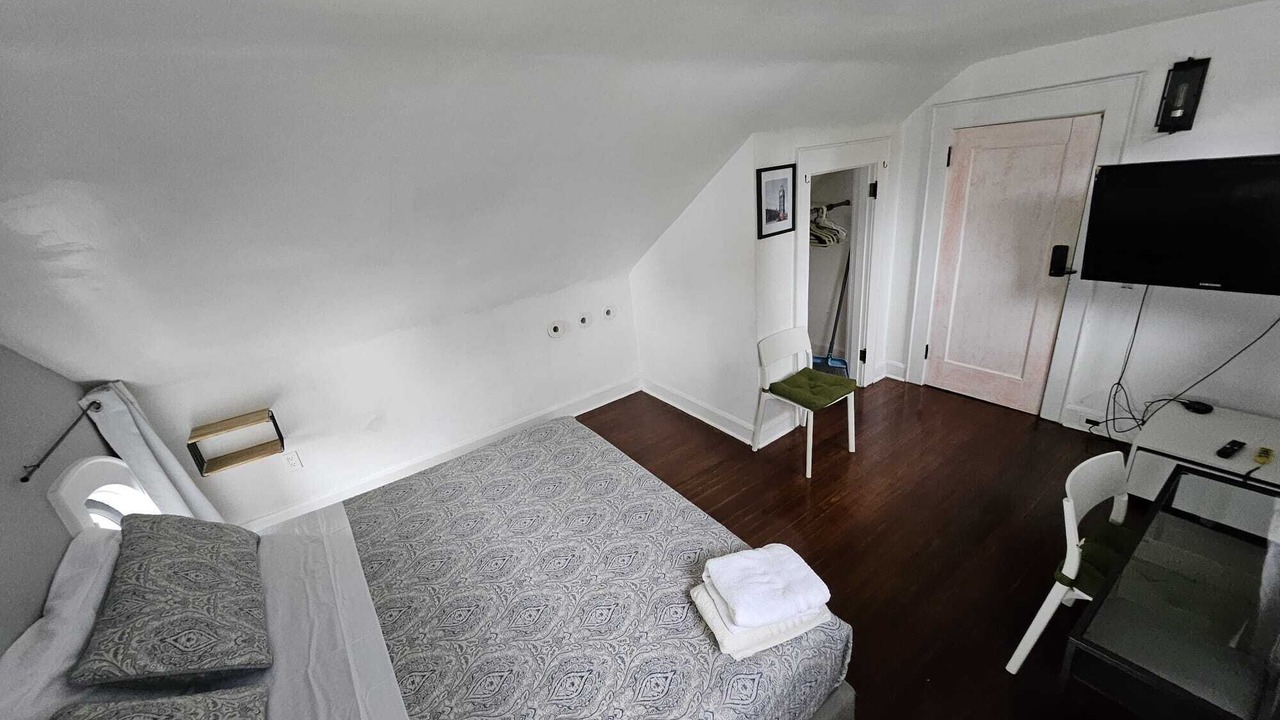 Photo of Bedroom in Elizabeth