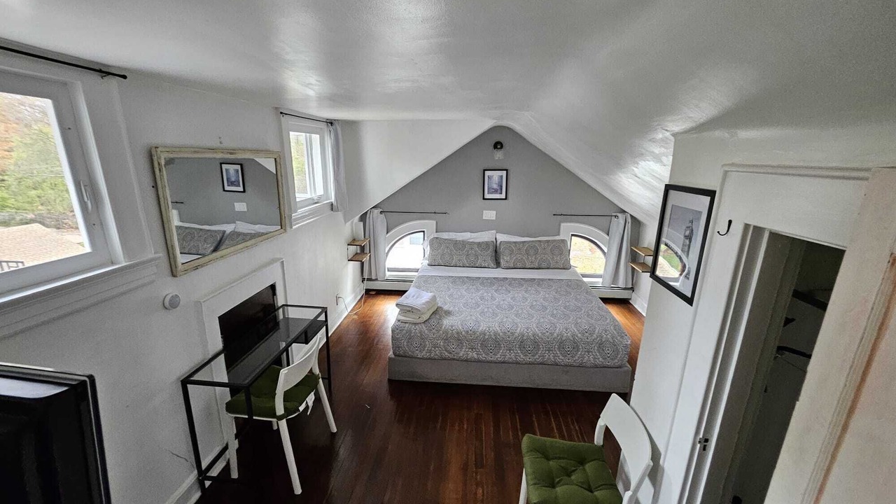 Photo of Bedroom in Elizabeth