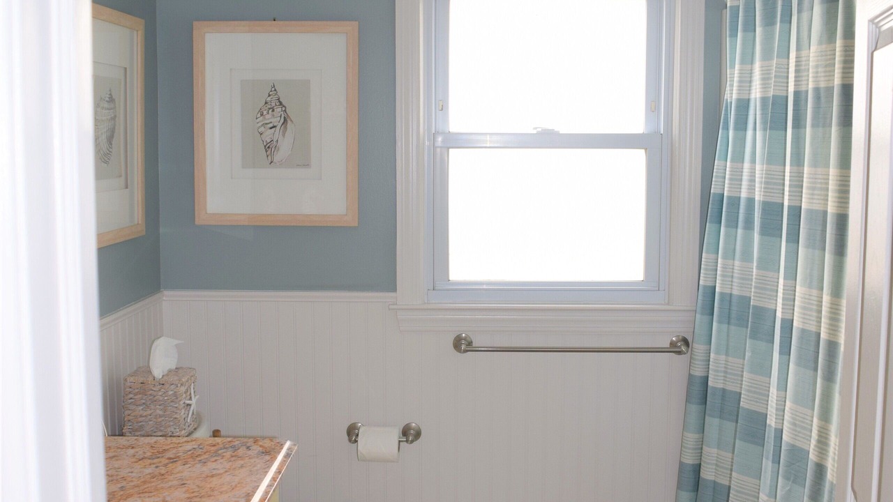 Photo of Bathroom in Beach Haven Gardens