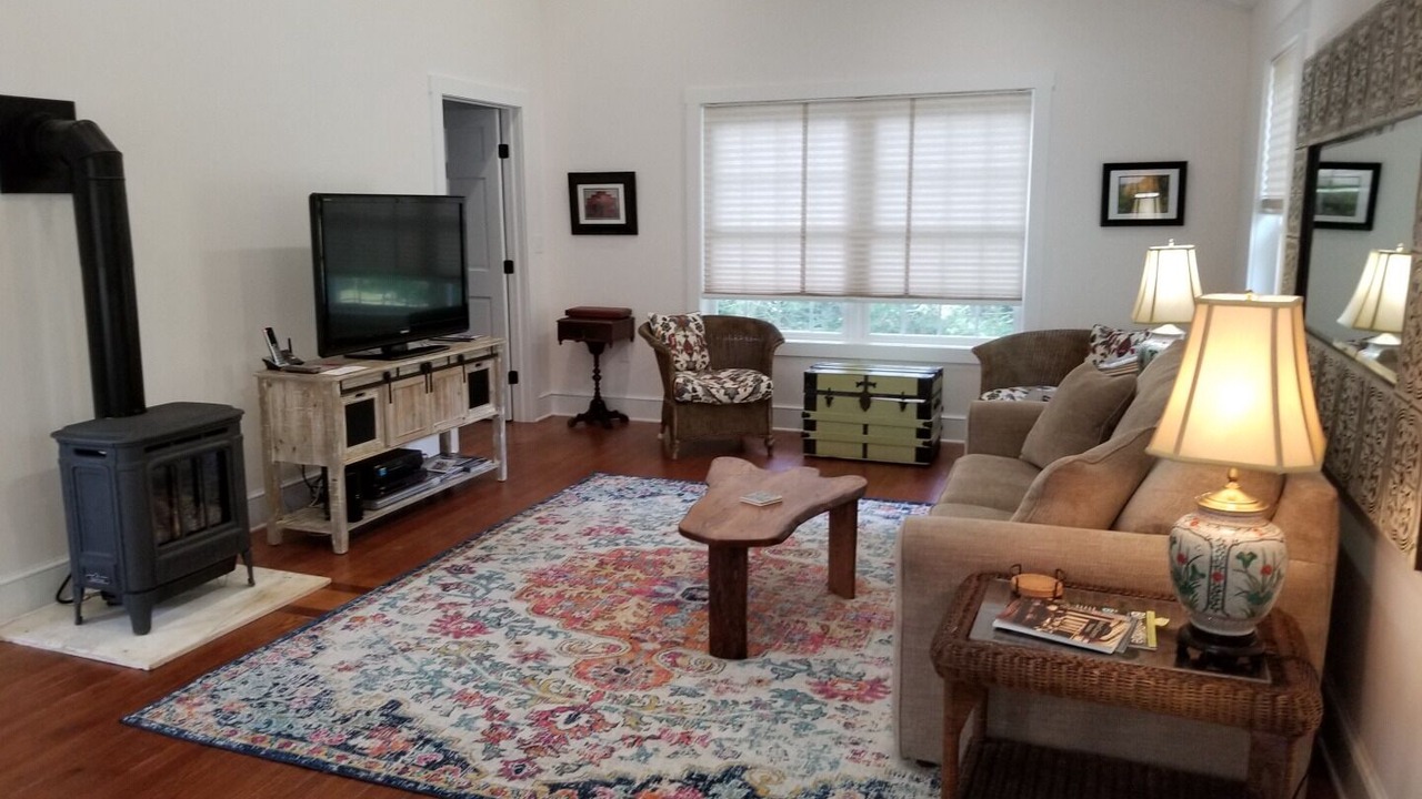 Photo of Livingroom in Warm Springs