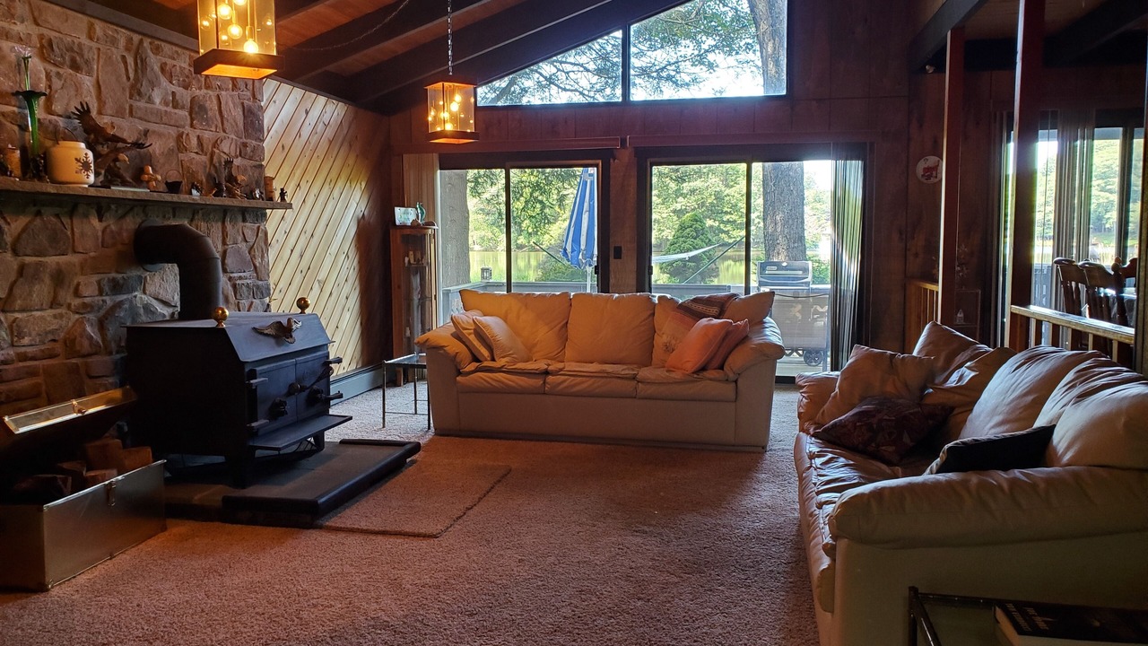 Photo of Livingroom in Wallenpaupauk Lake Estates