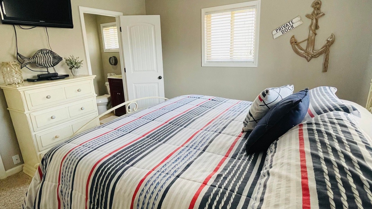 Photo of Bedroom in Jamestown