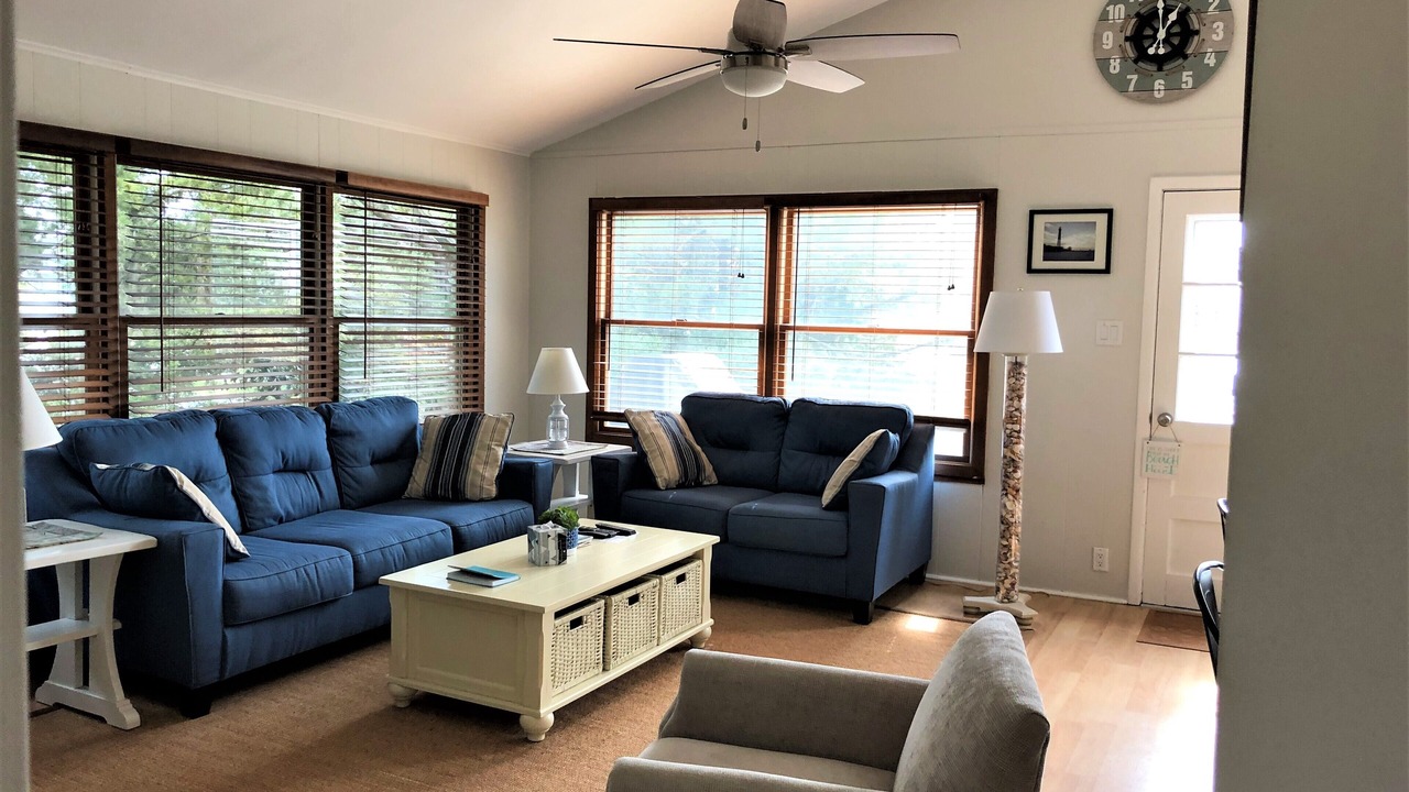Photo of Livingroom in Point Pleasant - Toms River
