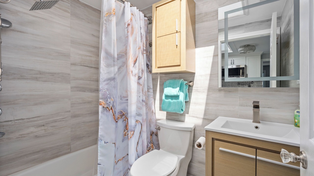 Photo of Bathroom in South Beach Haven