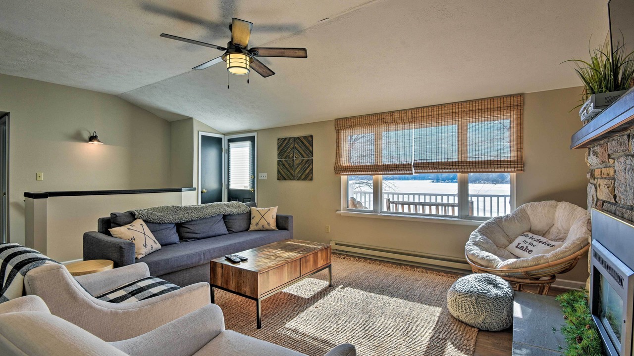 Photo of Livingroom in Pocono Lake