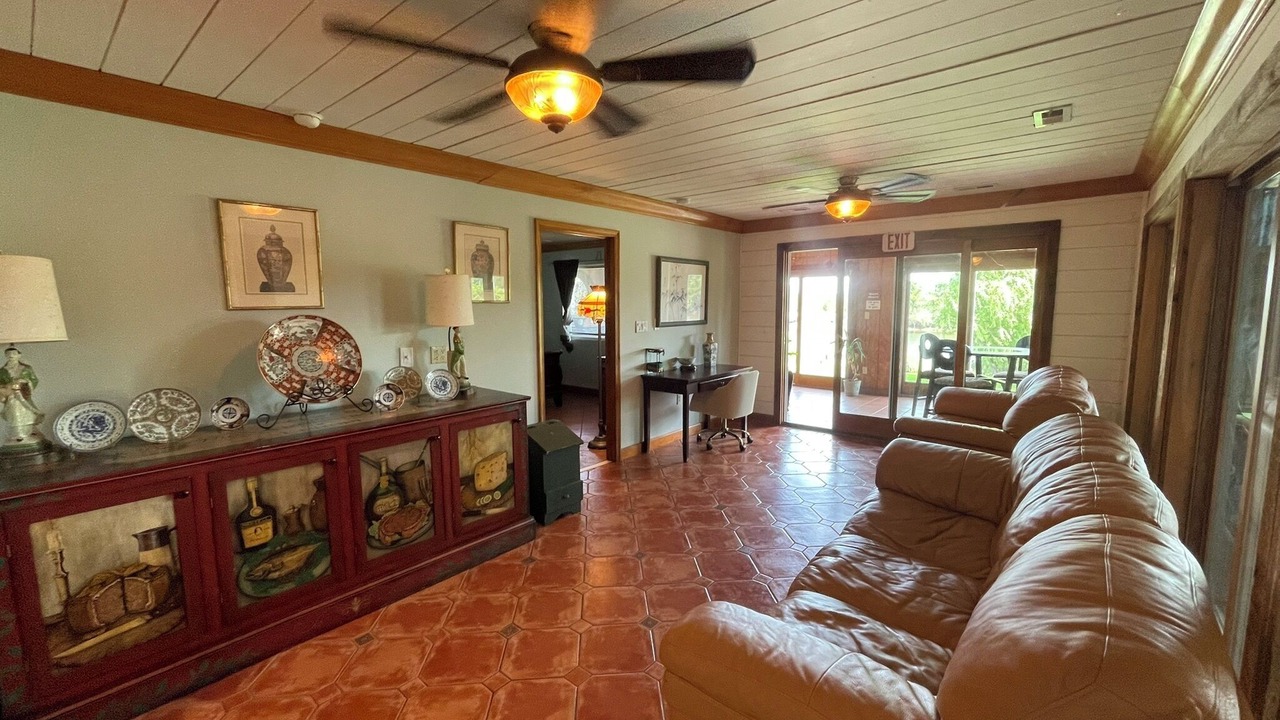 Photo of Livingroom in Fox Hill - Grandview