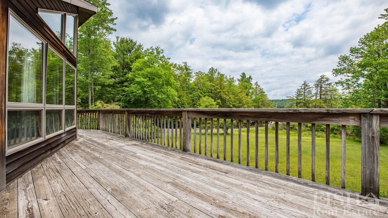Photo of Patio Balcony in Eagles Mere