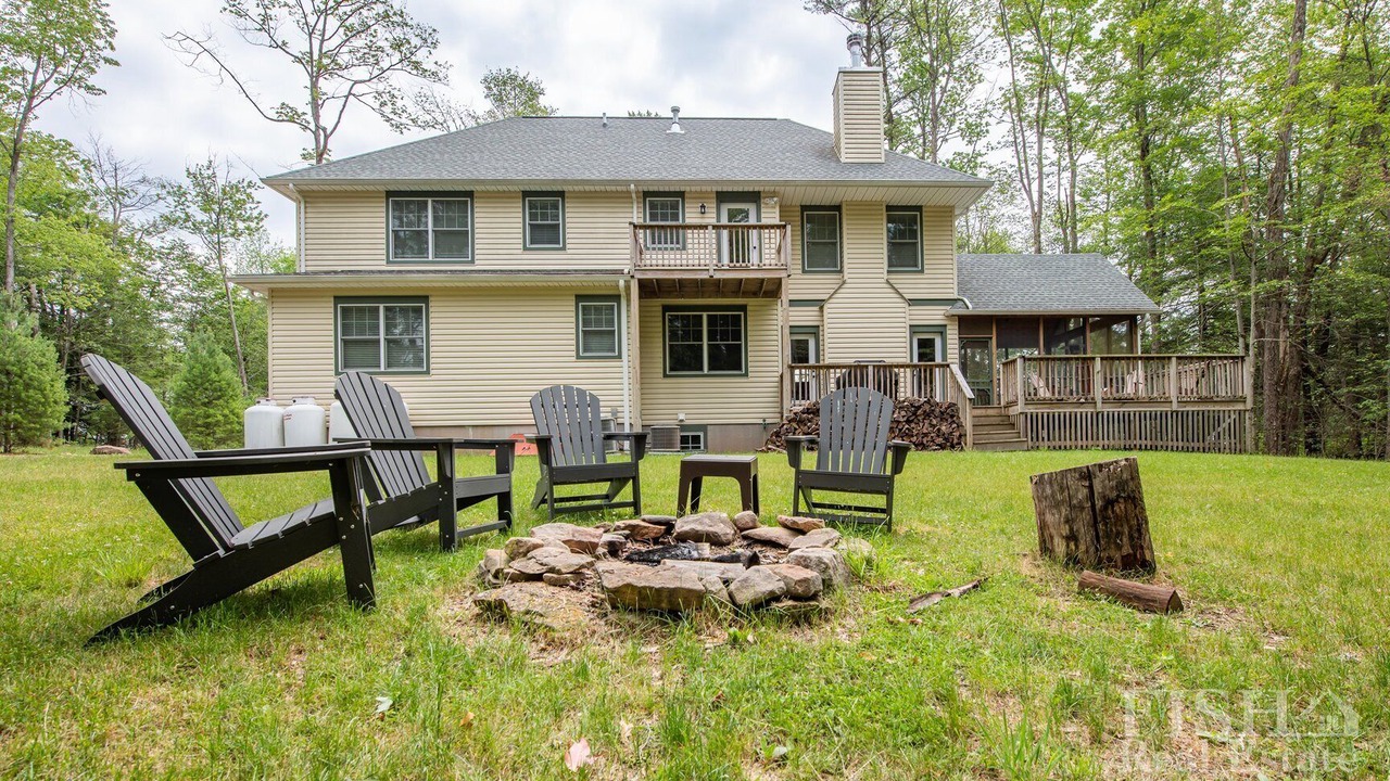Photo of Patio Balcony in Eagles Mere