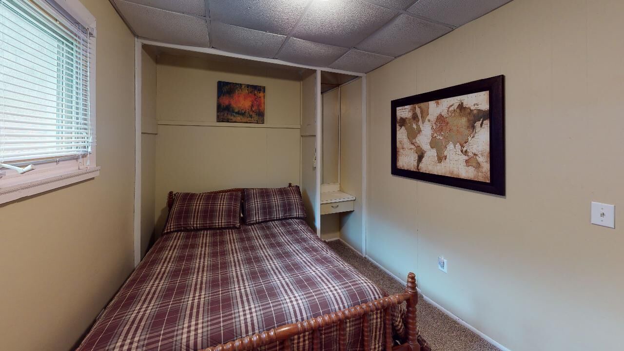 Photo of Bedroom in Nelsonville