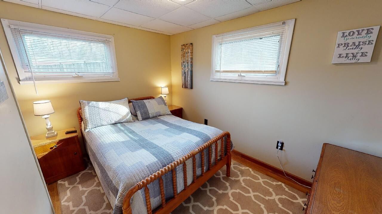 Photo of Bedroom in Nelsonville