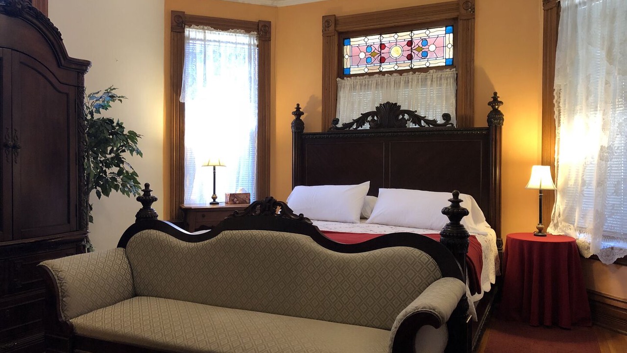 Photo of Bedroom in Nelsonville