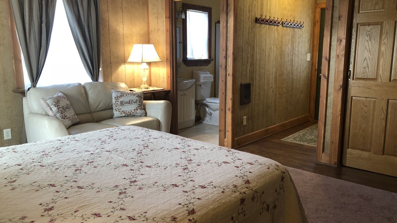 Photo of Bedroom in Nelsonville