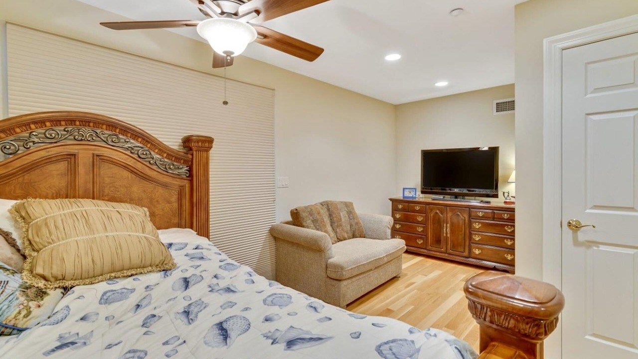 Photo of Bedroom in Seaside Heights