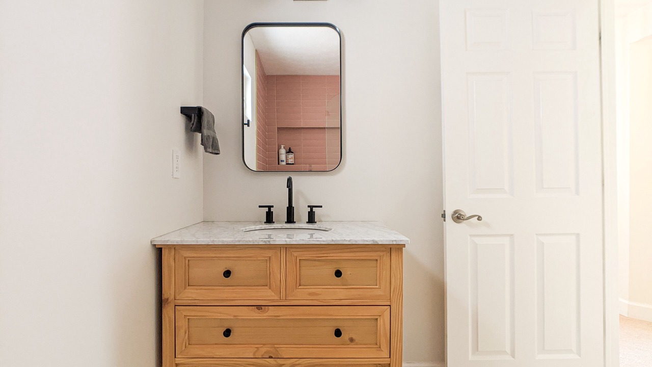 Photo of Bathroom in Detroit - Shoreway