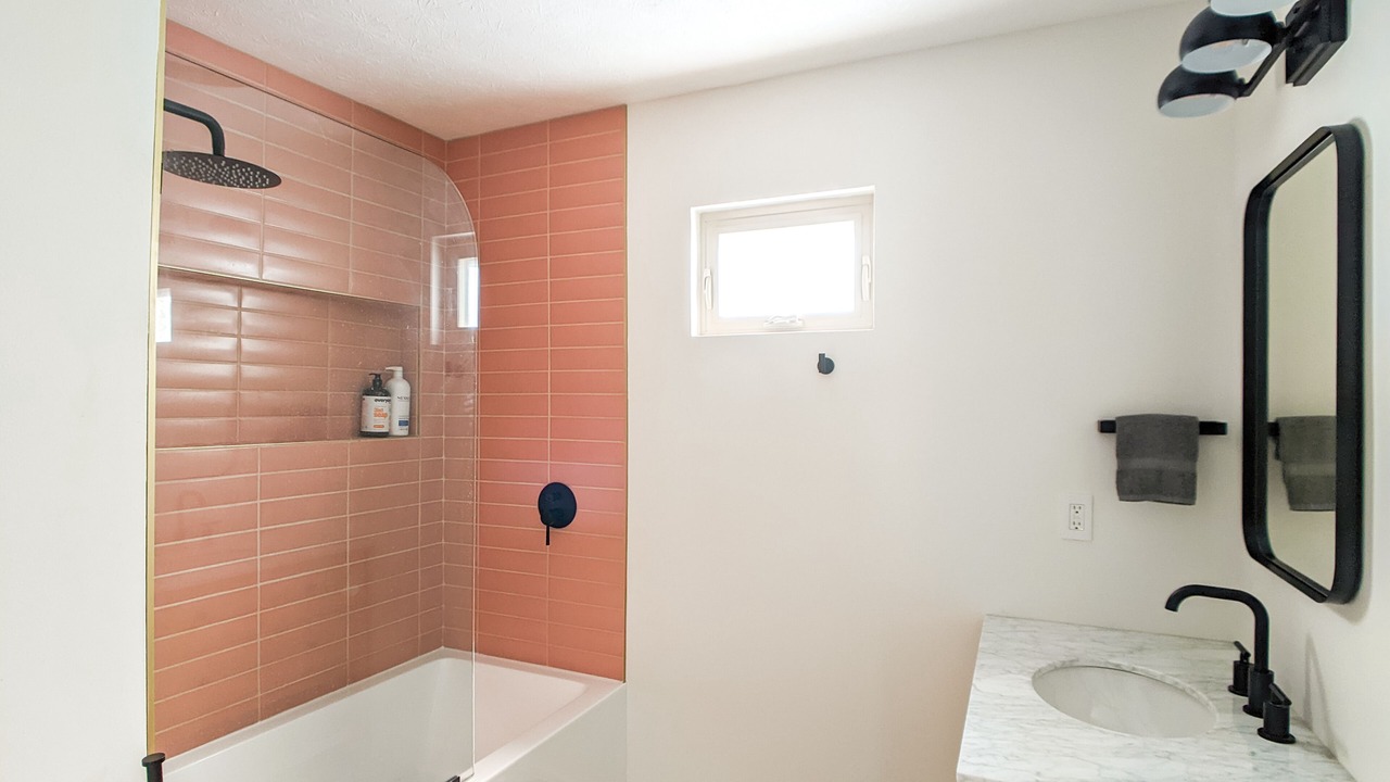 Photo of Bathroom in Detroit - Shoreway