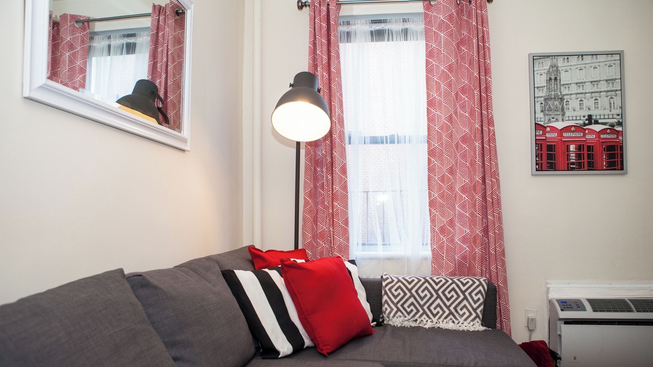Photo of Livingroom in Midtown West