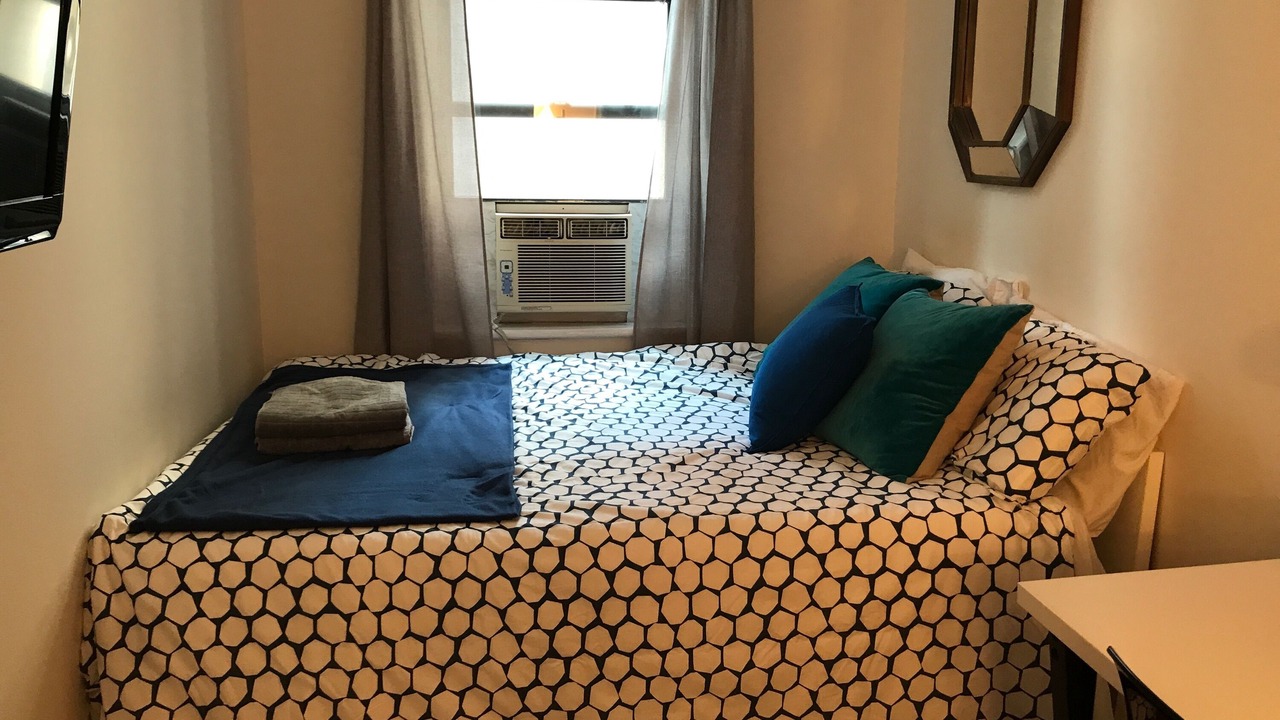 Photo of Bedroom in Midtown West