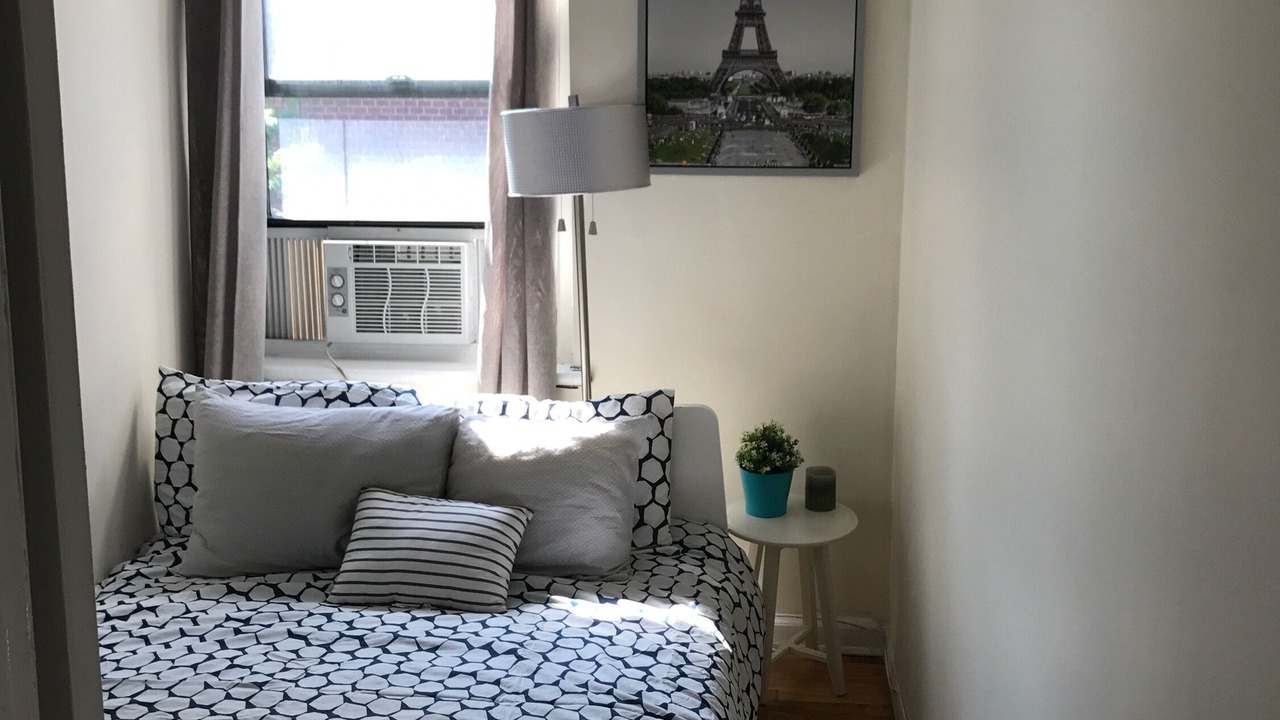 Photo of Bedroom in Midtown West