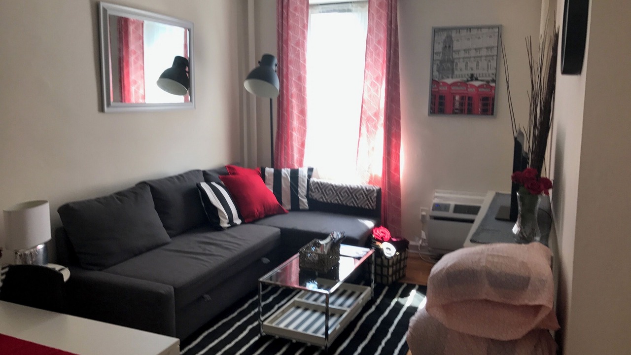 Photo of Livingroom in Midtown West