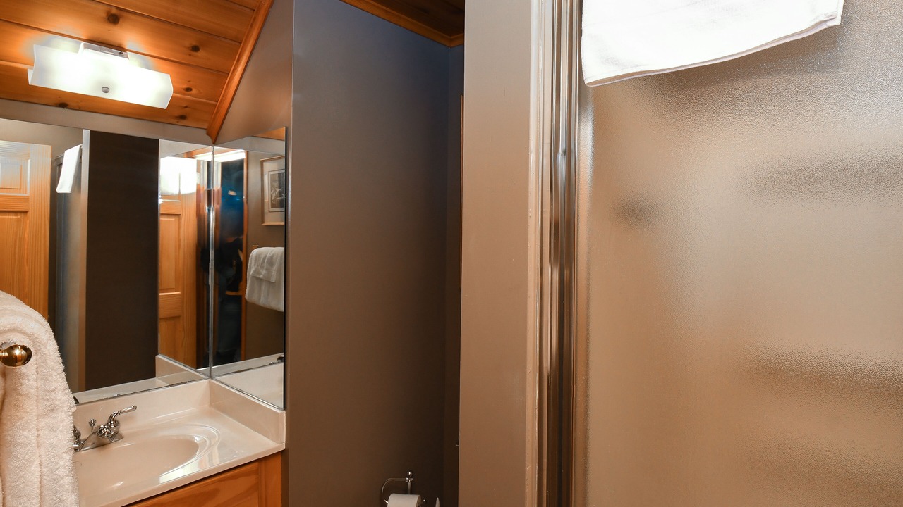 Photo of Bathroom in Paradise Point