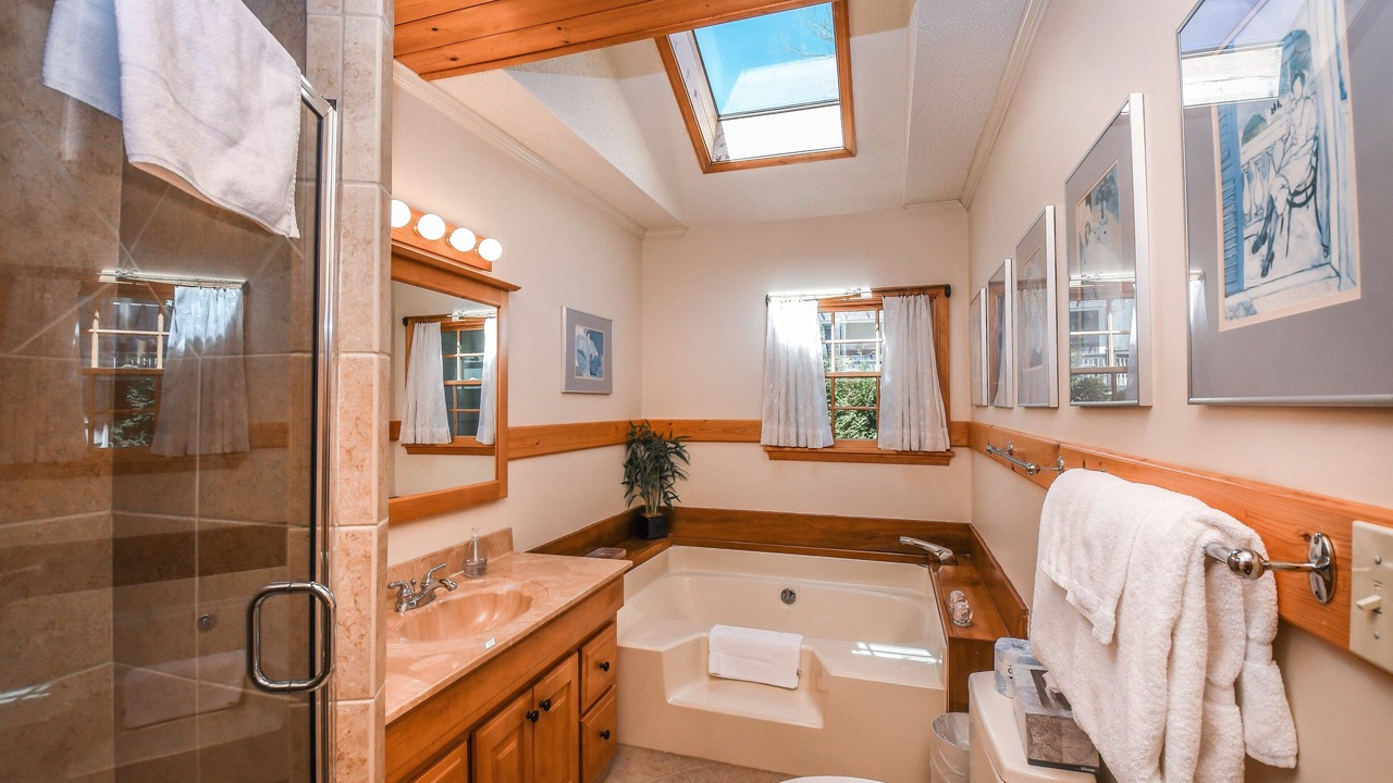 Photo of Bathroom in Paradise Point