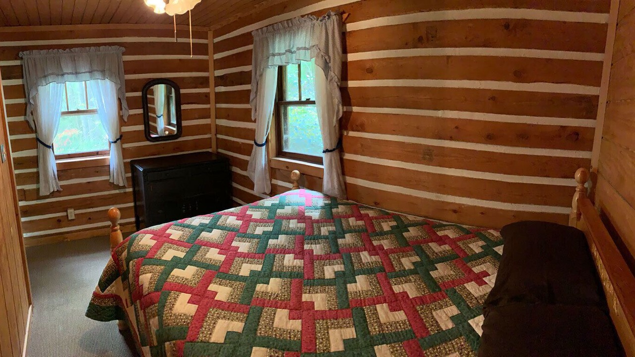 Photo of Bedroom in Saluda