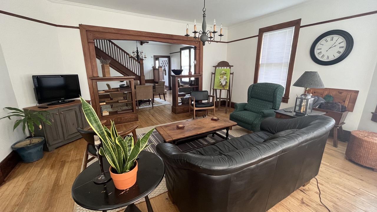 Photo of Livingroom in Singers Glen