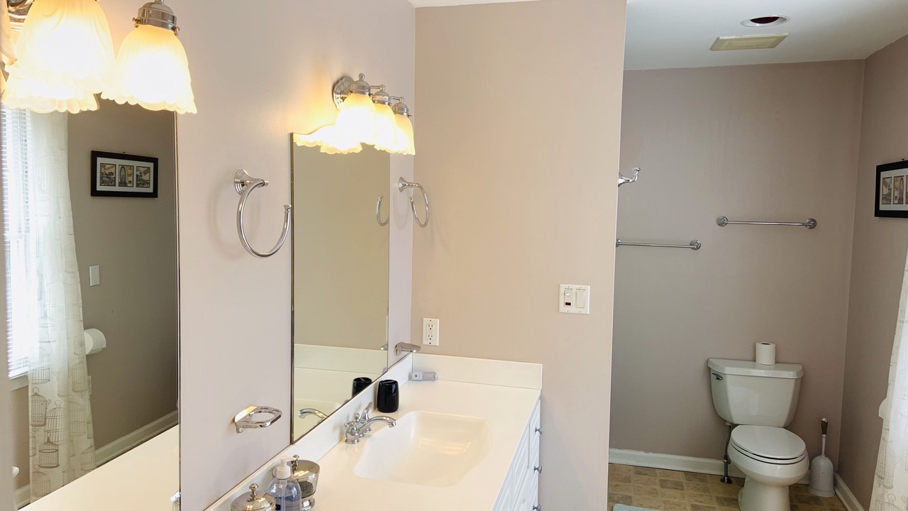 Photo of Bathroom in Stone Harbor