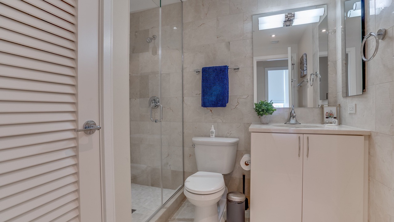 Photo of Bathroom in Penn Quarter